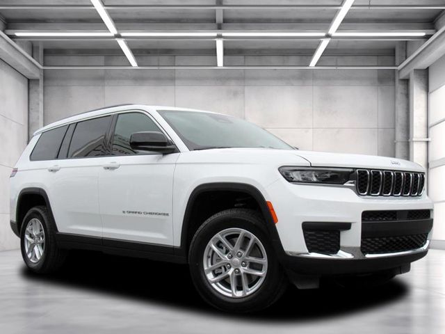 2025 Jeep Grand Cherokee L Laredo's photo