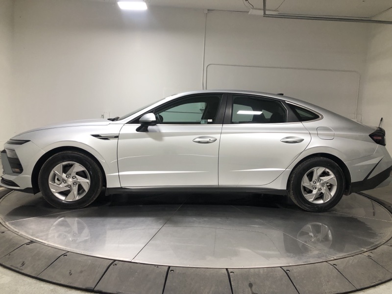 2025 Hyundai Sonata SE photo 4