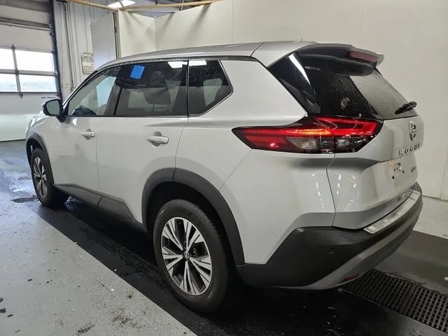 2021 Nissan Rogue SV photo 3