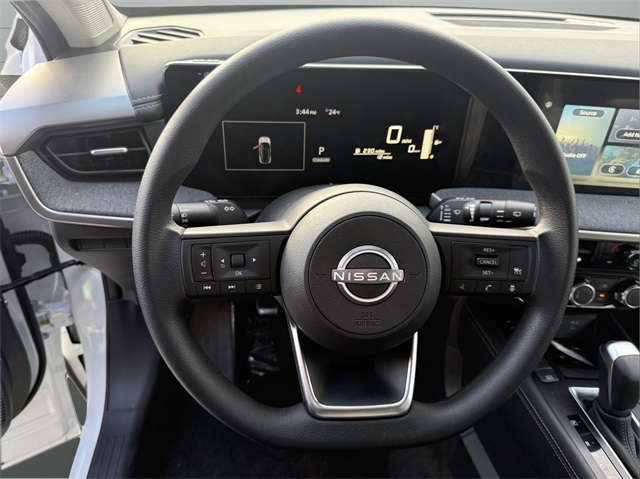 2025 Nissan Kicks SV photo 9
