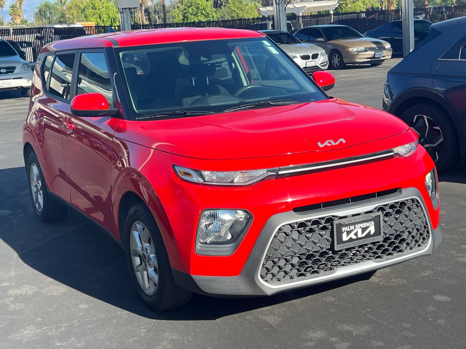 2022 Kia Soul LX S X-Line photo 2