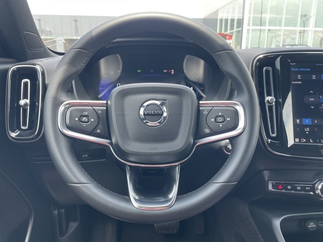 2024 Volvo XC40 Core photo 8