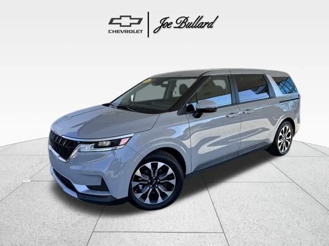 2024 Kia Carnival EX's photo