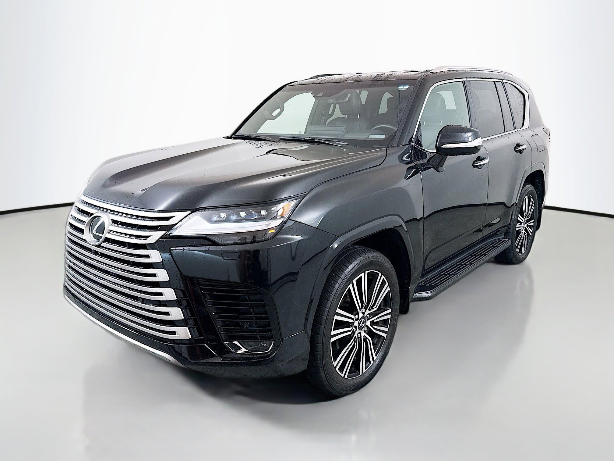 2024 Lexus LX 600 Luxury photo 3