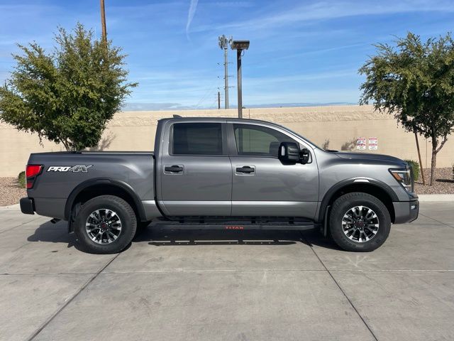 2024 Nissan Titan PRO-4X photo 2