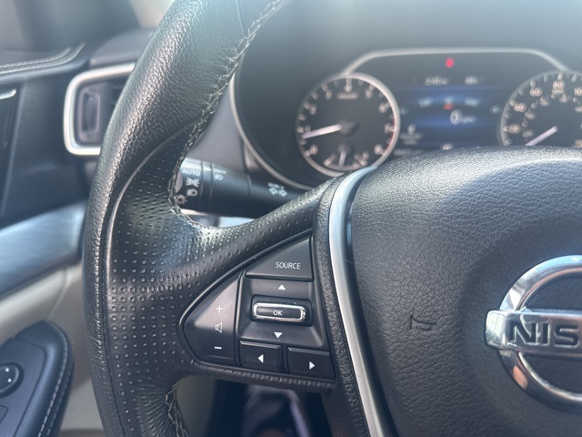 2017 Nissan Maxima S photo 16