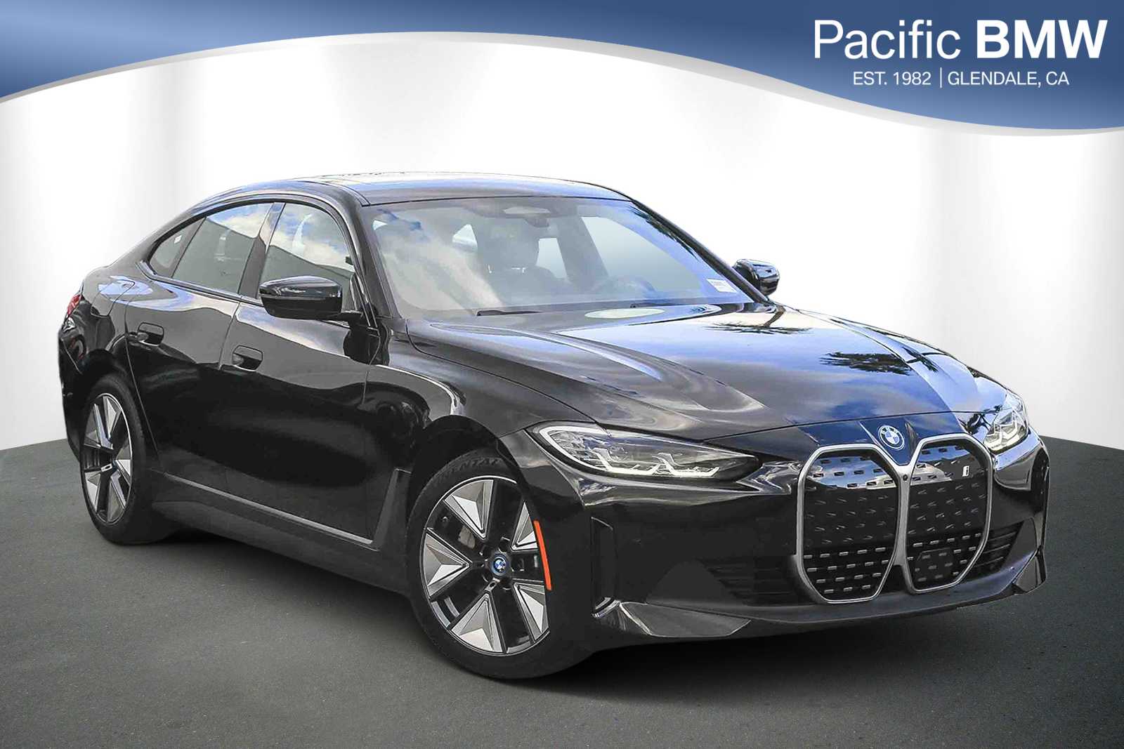 2023 BMW i4 35's photo