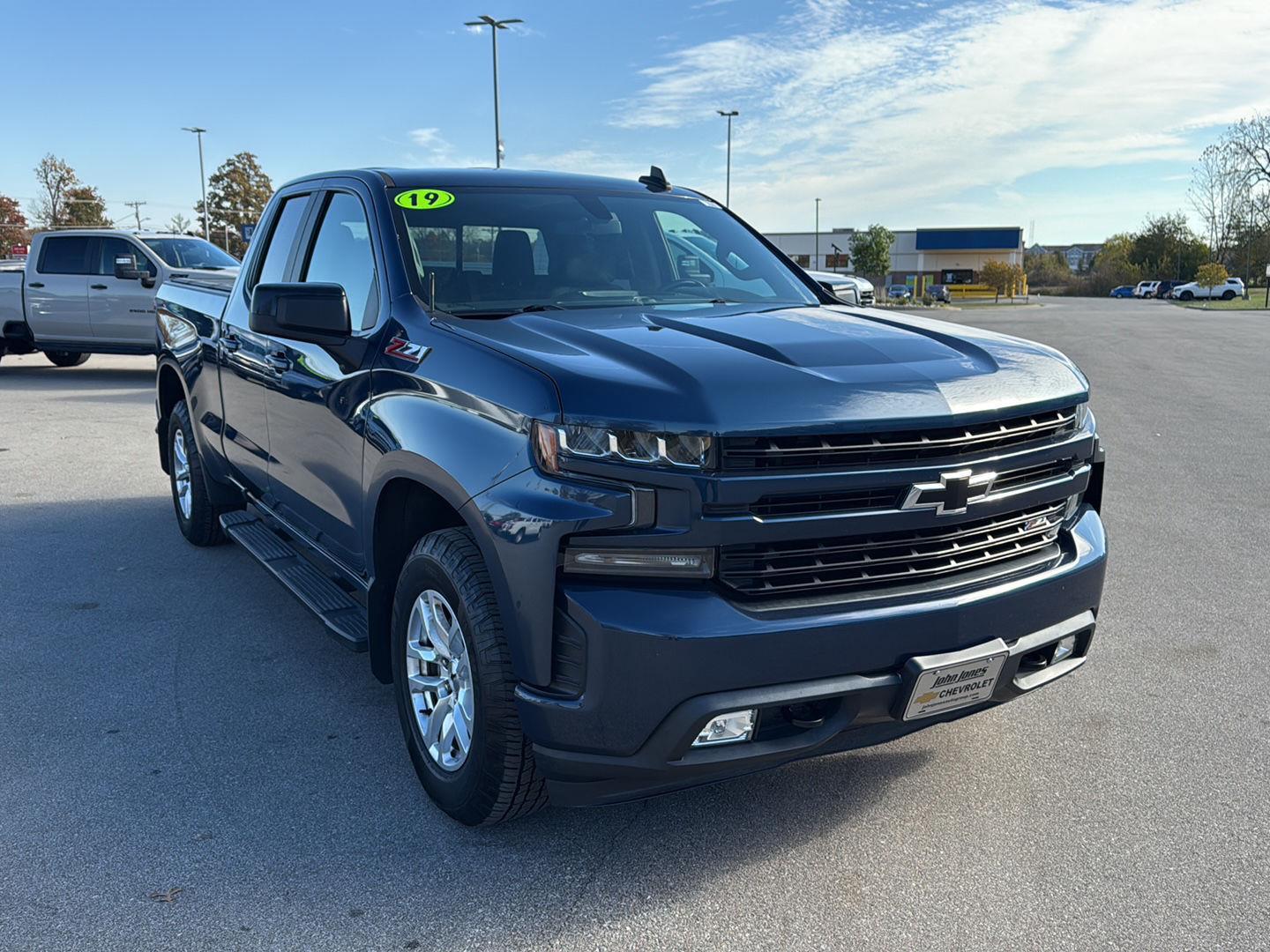 2019 Chevrolet Silverado 1500 RST photo 2