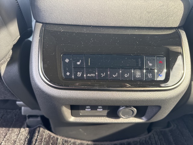 2026 Infiniti QX80 photo 10