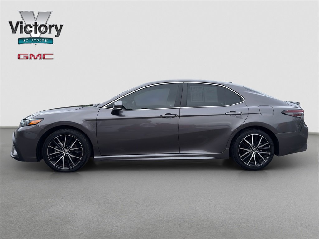 2021 Toyota Camry SE photo 6