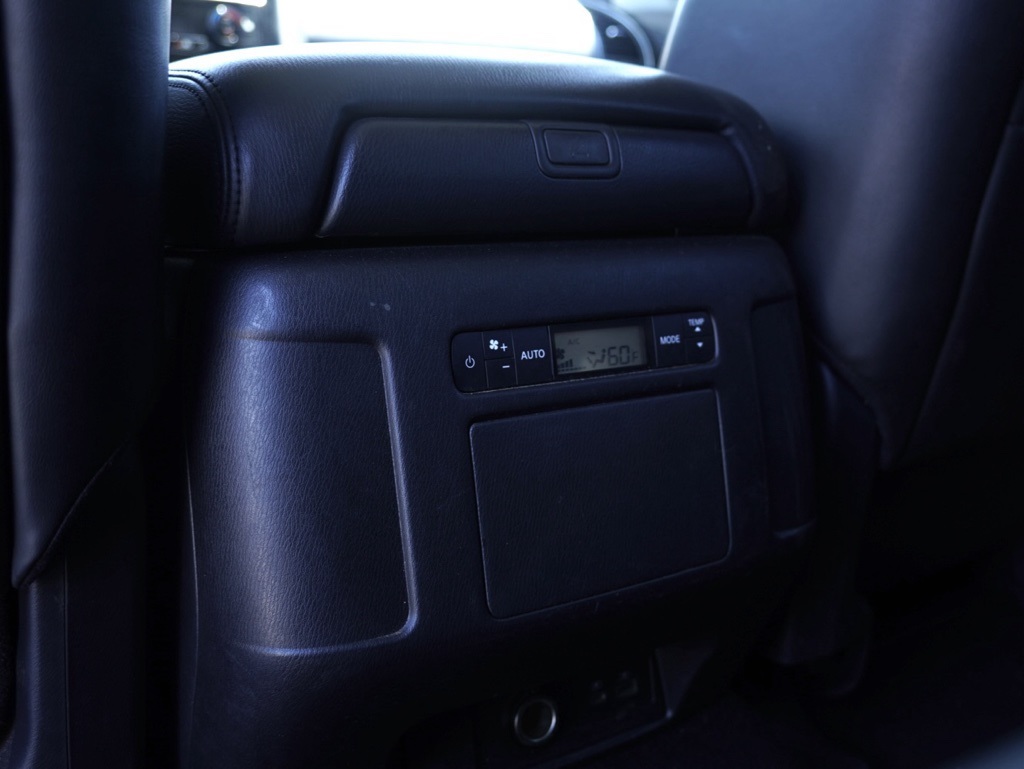 2022 Nissan Armada SV photo 28