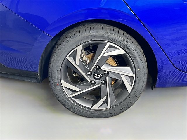 2024 Hyundai Elantra Limited photo 32