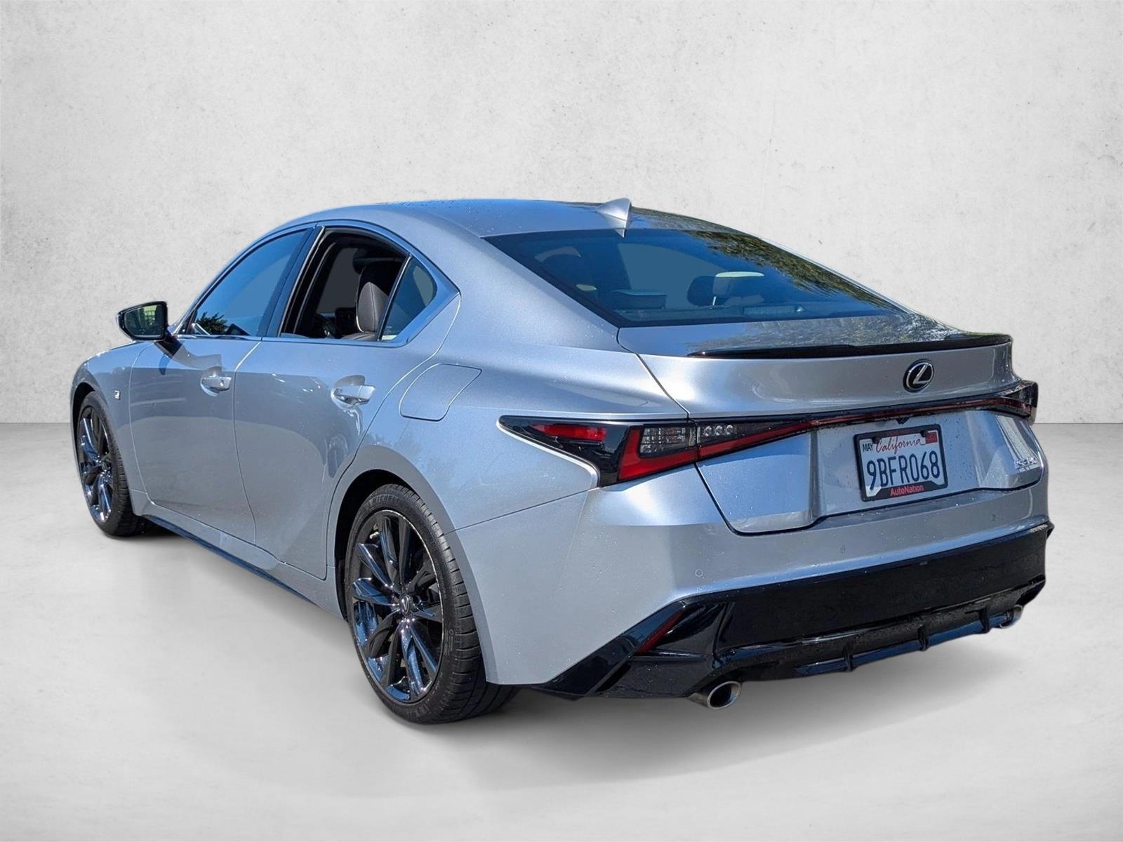 2022 Lexus IS 350 F SPORT photo 8