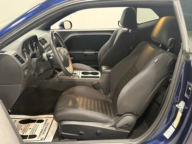 2014 Dodge Challenger R/T photo 10
