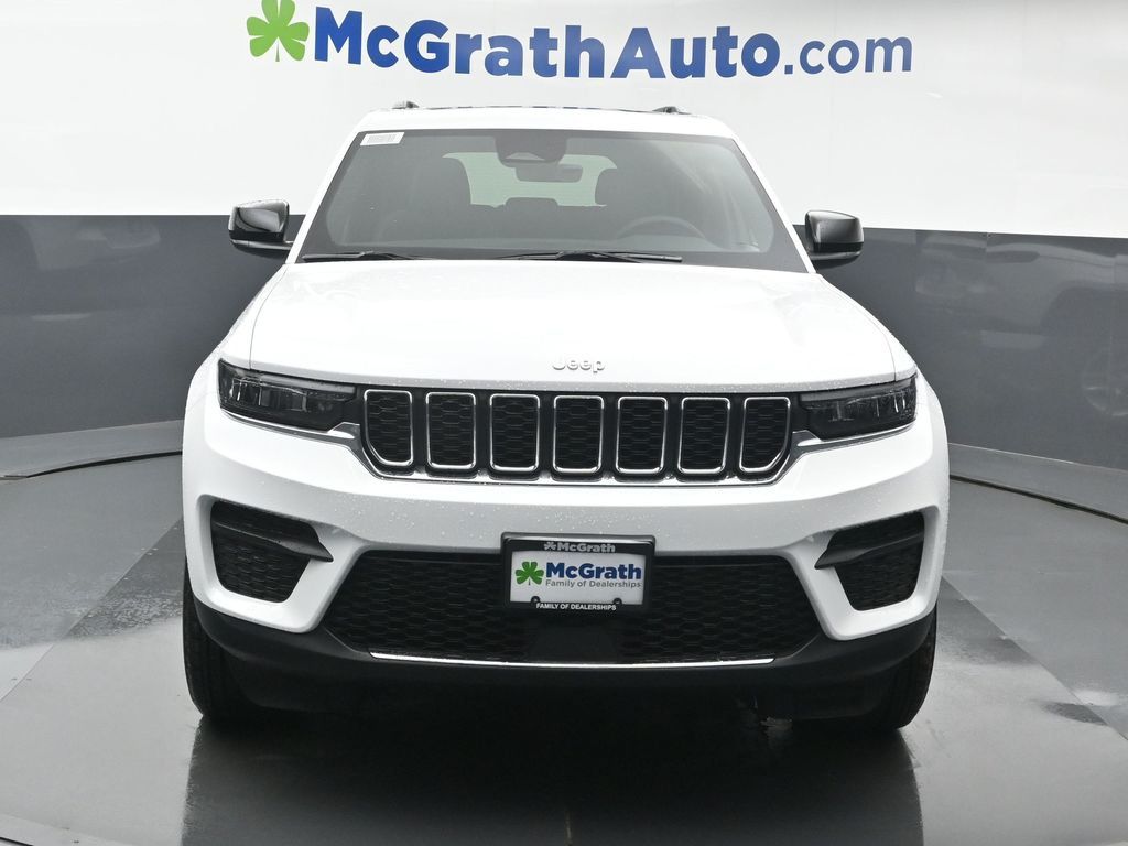 2025 Jeep Grand Cherokee Laredo X photo 2