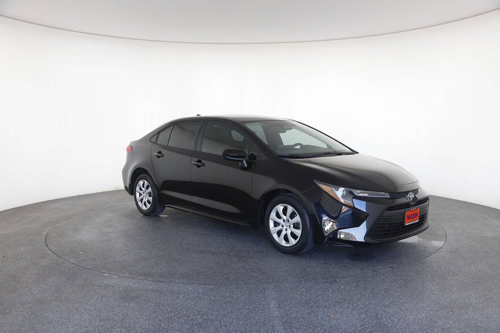 2023 Toyota Corolla LE's photo