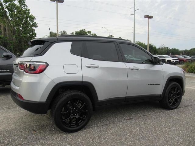 2024 Jeep Compass Latitude photo 5