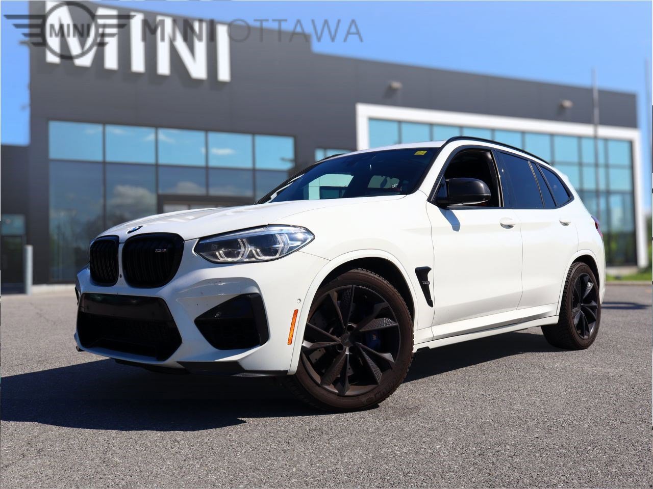 Used 2022 White BMW xDrive30i image 1