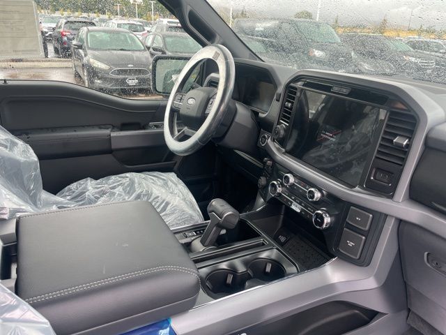2025 Ford F-150 XLT photo 5