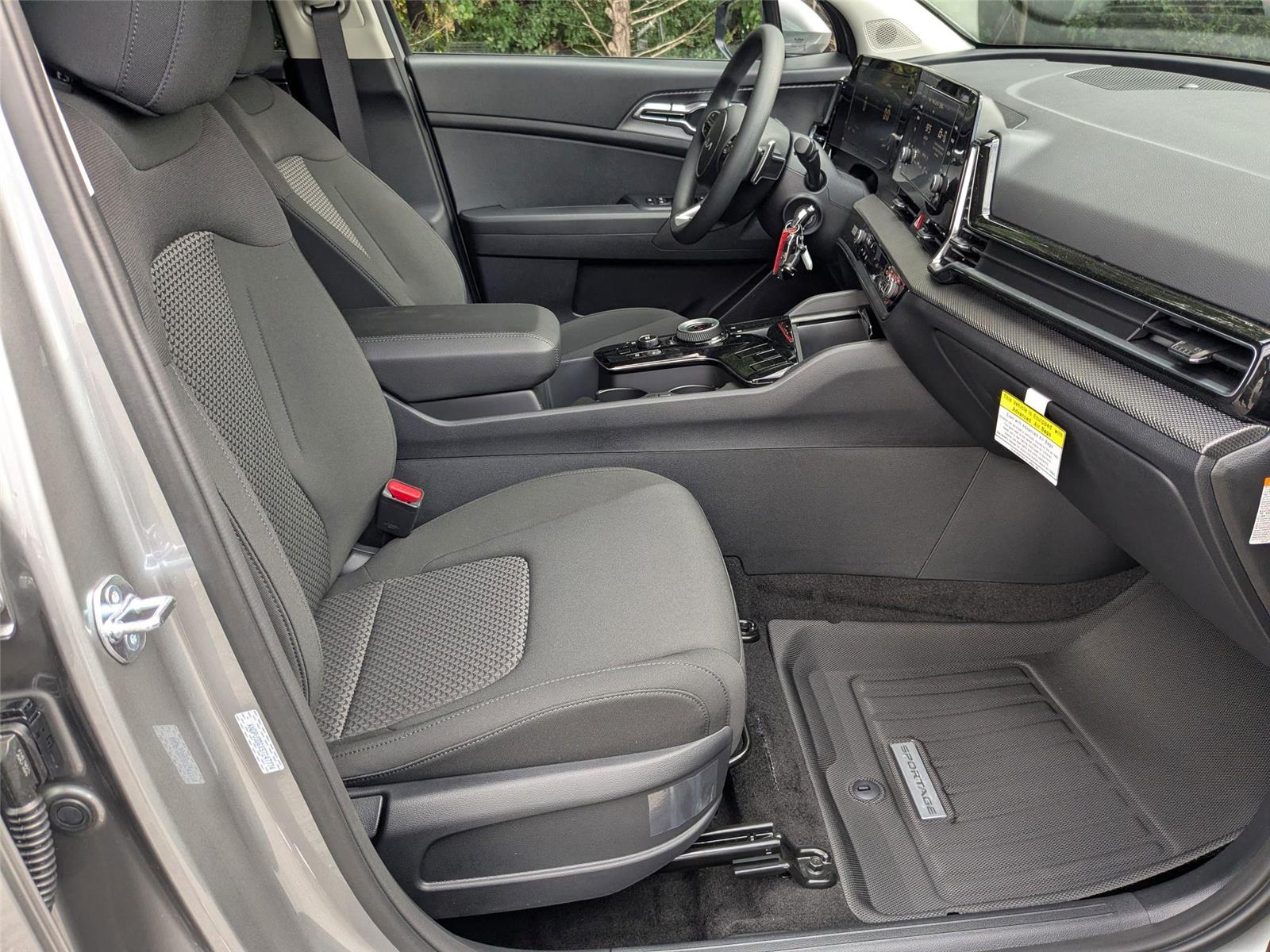 2025 Kia Sportage Hybrid LX photo 33