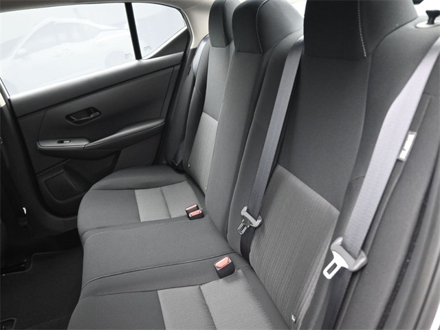2025 Nissan Sentra SV photo 9