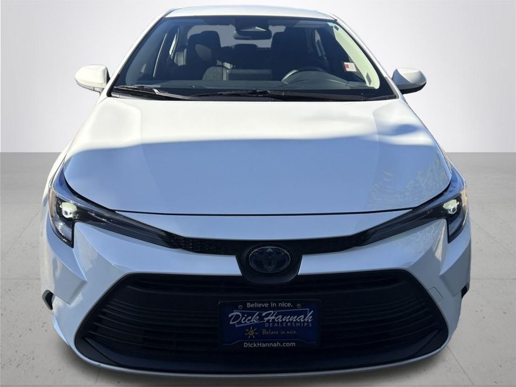 2023 Toyota Corolla Hybrid LE photo 3