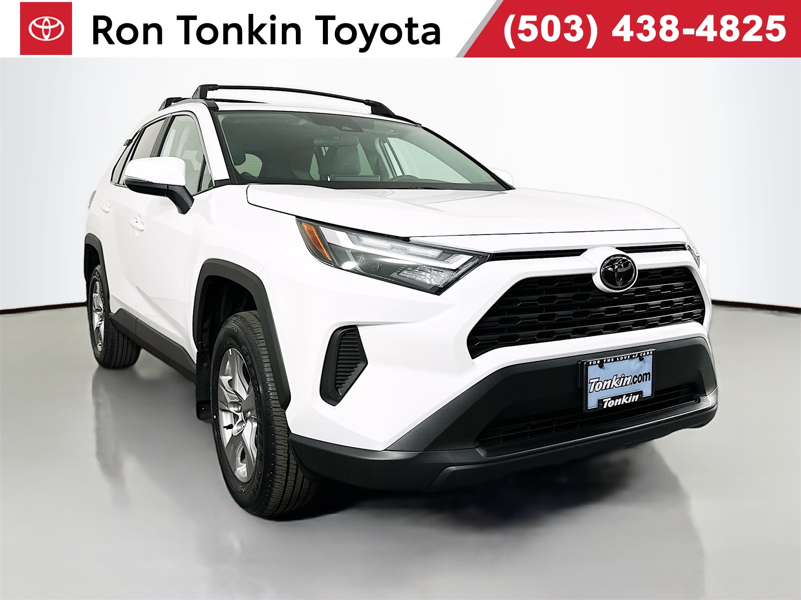 2025 Toyota RAV4 XLE's photo