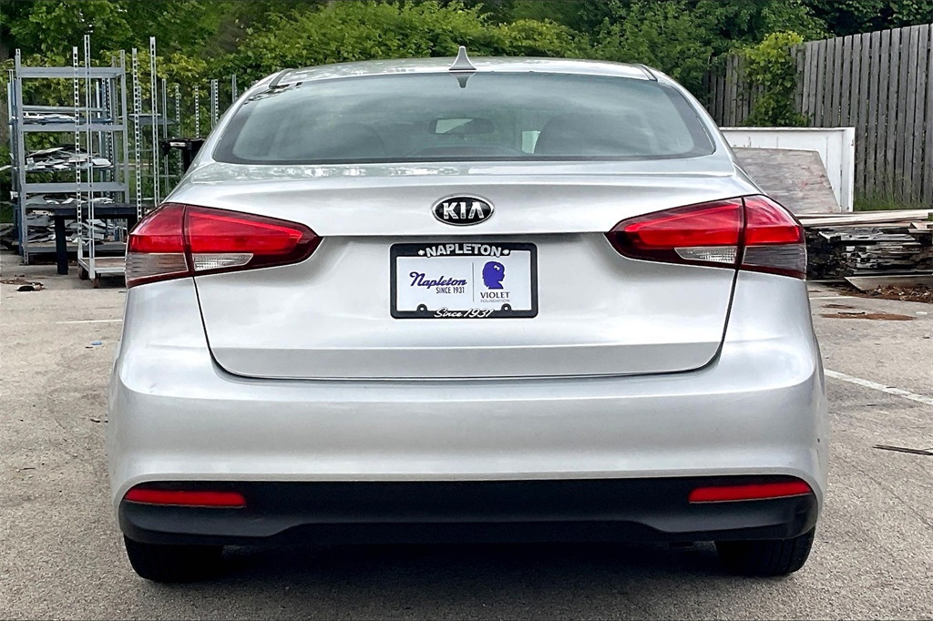 2018 Kia Forte LX Base photo 3