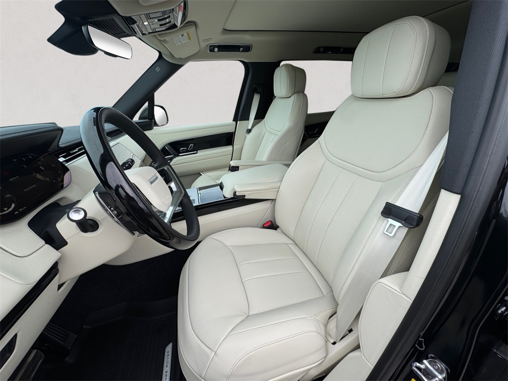 2025 Land Rover Range Rover SE photo 7
