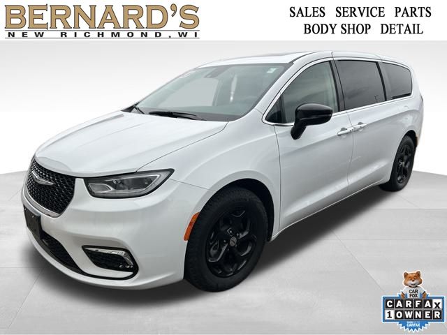 2024 Chrysler Pacifica Limited's photo