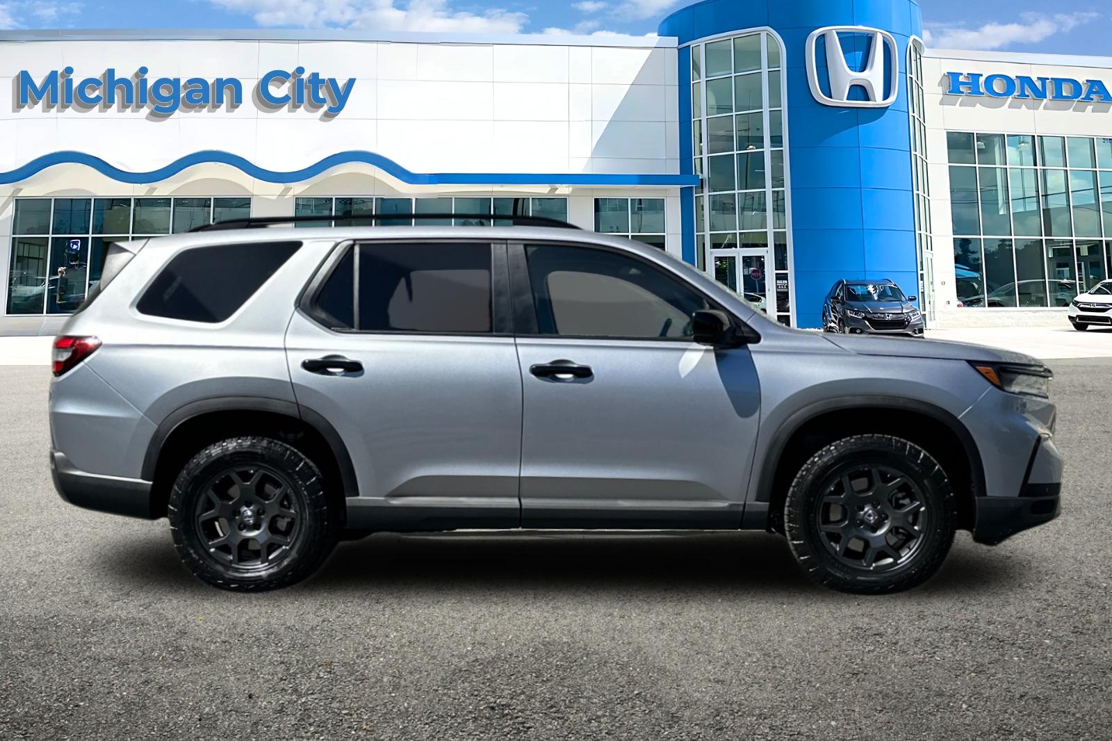 2025 Honda Pilot TrailSport photo 5