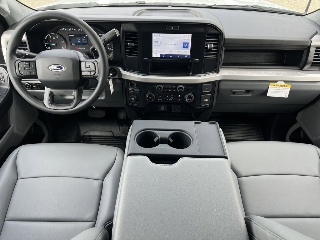 2026 Ford F-350 photo 2
