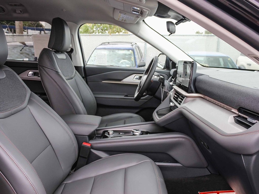 2025 Ford Explorer photo 10