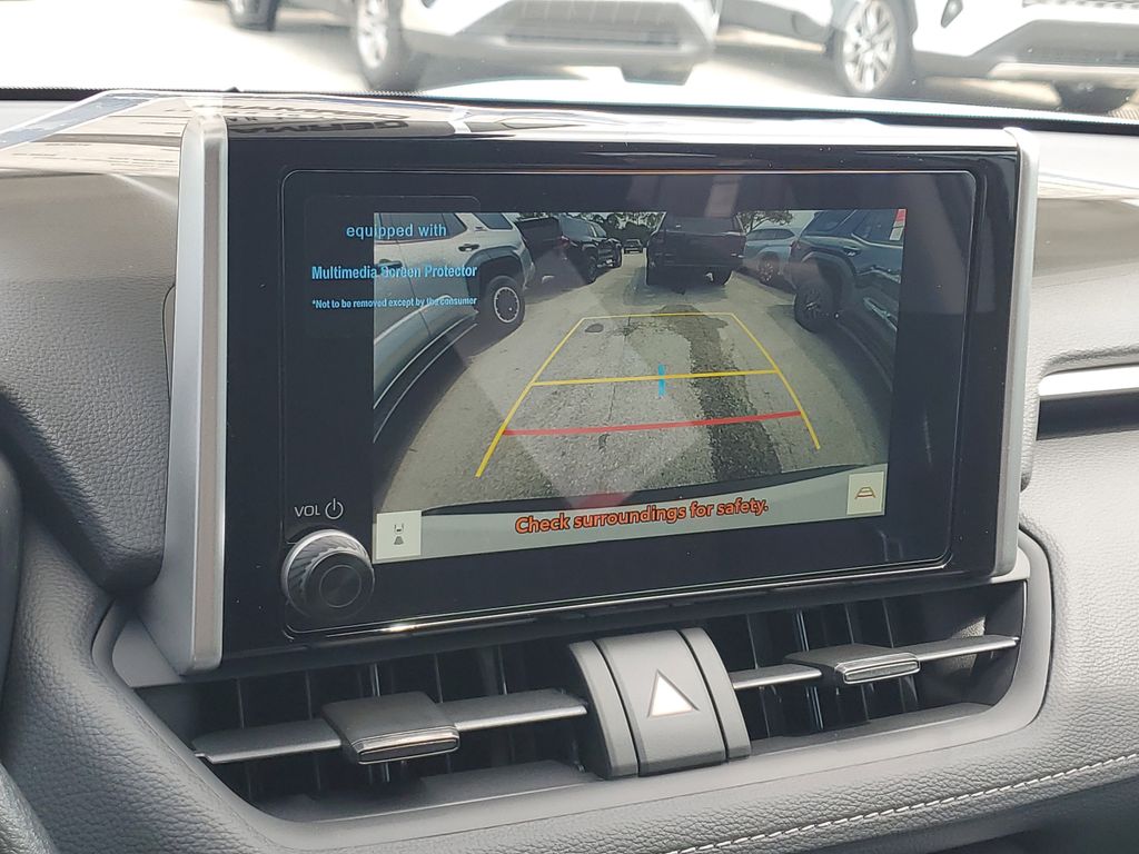 2025 Toyota RAV4 Hybrid XLE photo 19