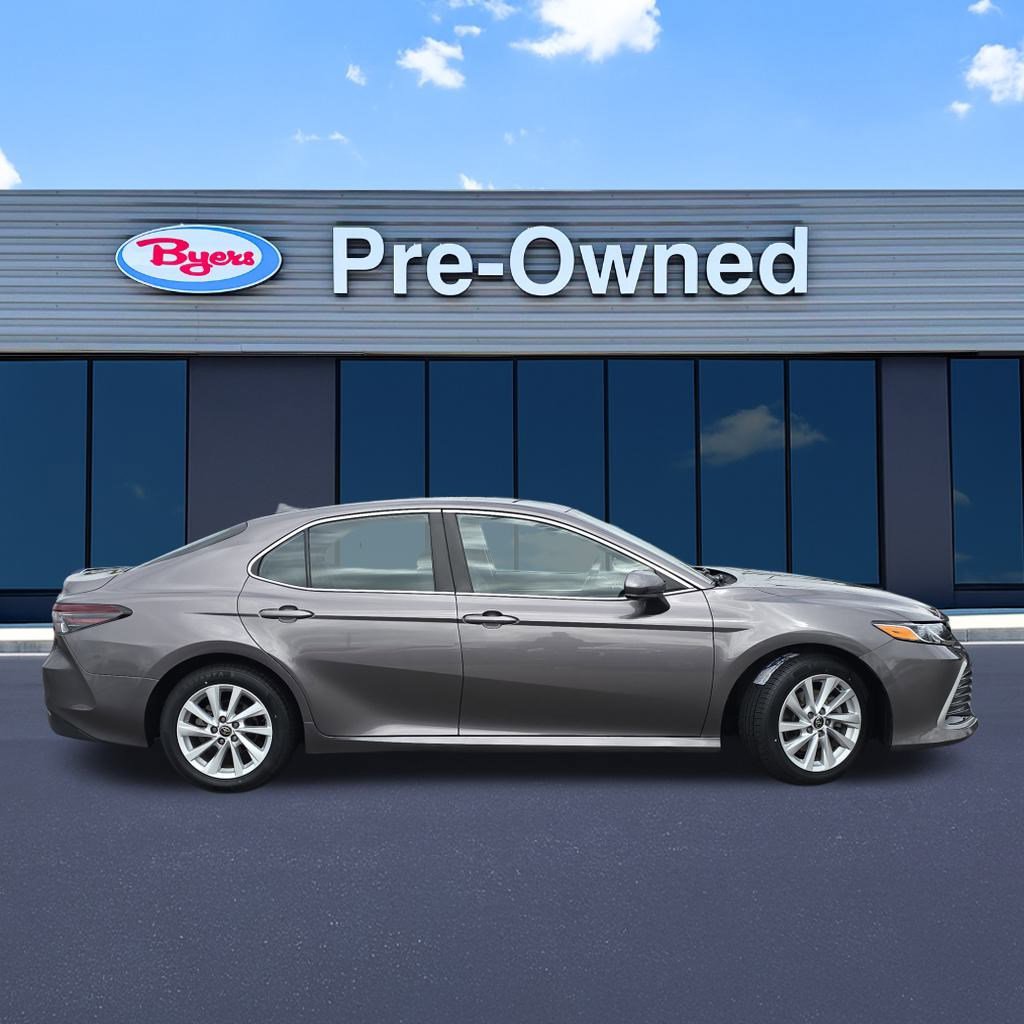 2022 Toyota Camry LE photo 8