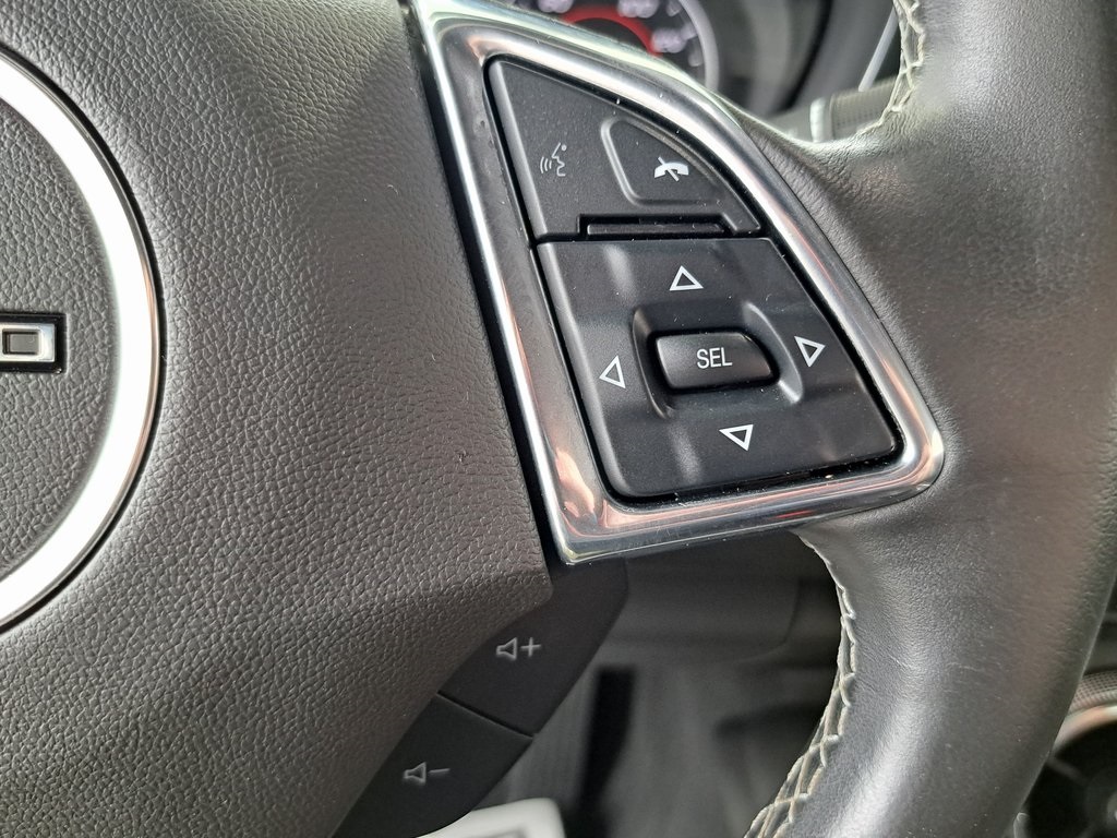 2023 Chevrolet Camaro 2LT photo 11