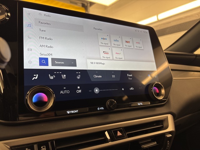 2024 Lexus RX 450h+ Luxury photo 29