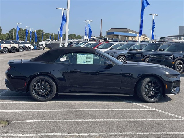 2025 Ford Mustang GT photo 2