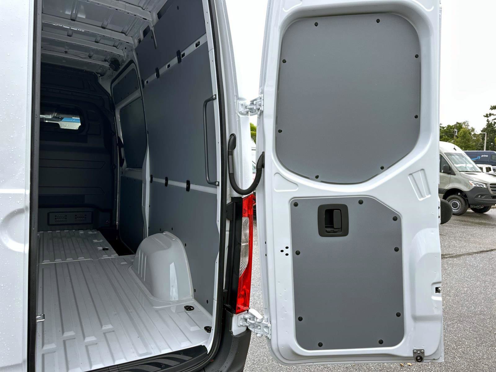 2026 Mercedes Benz Sprinter 2500 photo 8