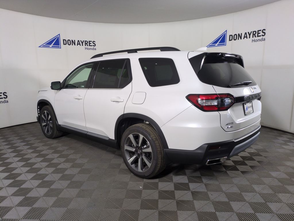 2025 Honda Pilot Touring photo 3