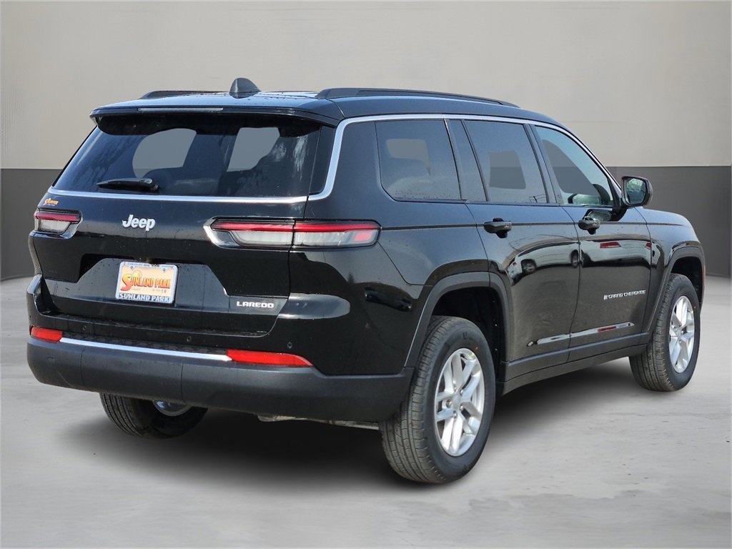 2025 Jeep Grand Cherokee Laredo X photo 3