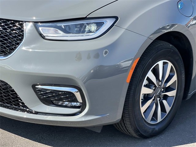 2022 Chrysler Pacifica Hybrid Touring L photo 8
