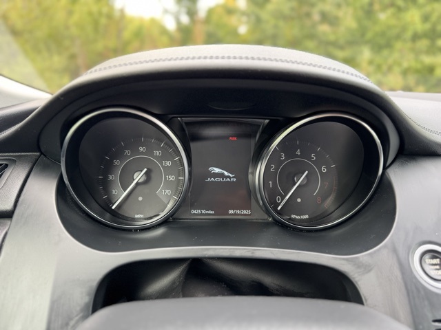 2018 Jaguar E-PACE S photo 28