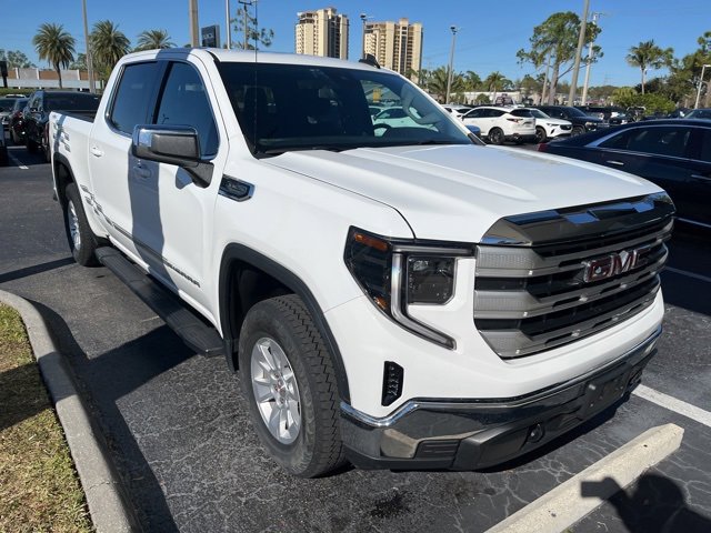 2023 GMC Sierra SLE's photo