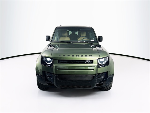 2026 Land Rover Defender 130 X-Dynamic SE photo 2