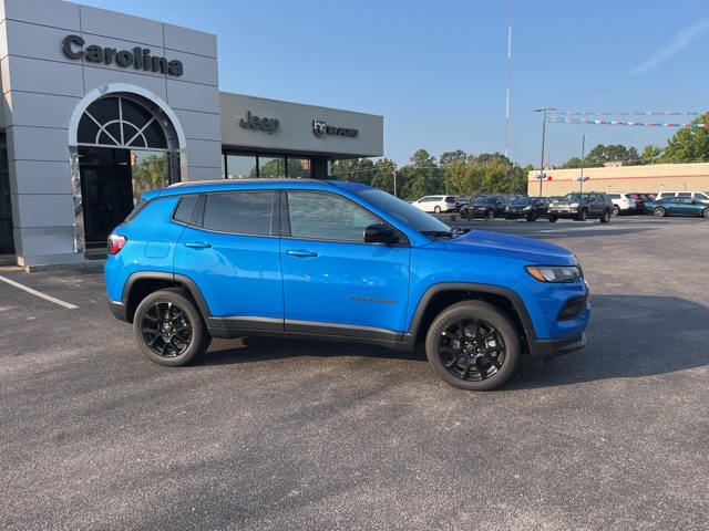 2025 Jeep Compass Latitude photo 2