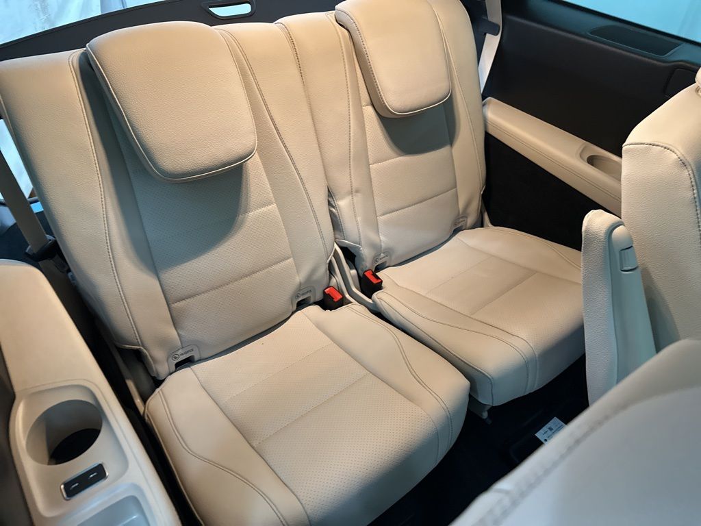 2026 Mercedes Benz GLS 450 4MATIC photo 25
