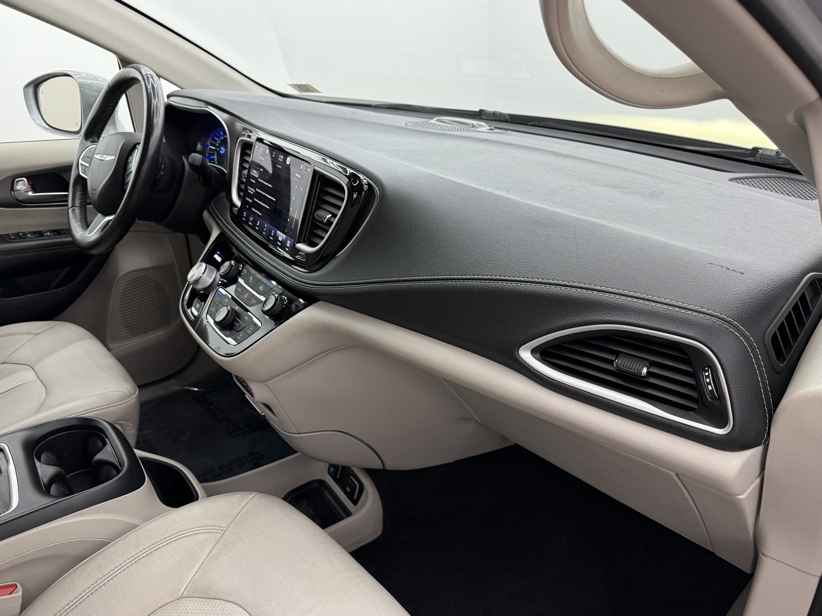 2021 Chrysler Pacifica Hybrid Touring L photo 57