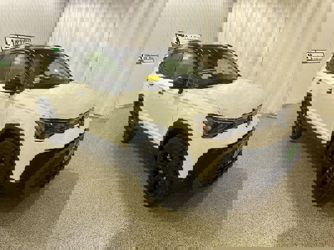 2026 Volkswagen Taos SE Black's photo