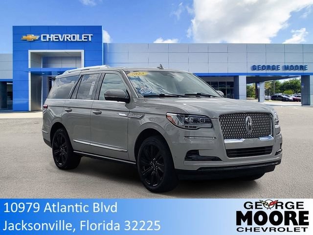 2023 Lincoln Navigator Reserve's photo